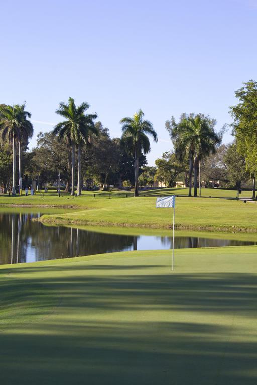 Miami Lakes Hotel Экстерьер фото
